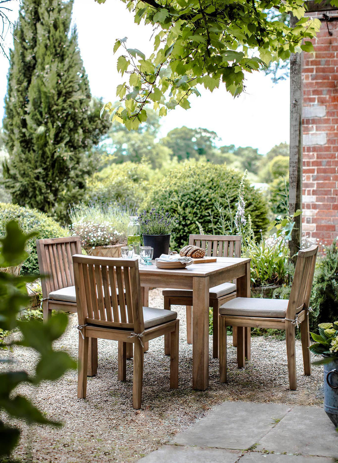 files/GardenTrading-PorthallowSquareDiningTable-Acacia-FUAC13_1.jpg